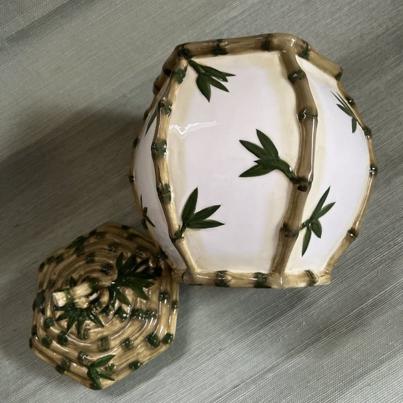 World Bazar Bamboo Pattern Cookie Jar w. Lid 3D Bee Large 9" x 9"- New Vintage - Picture 9 of 16